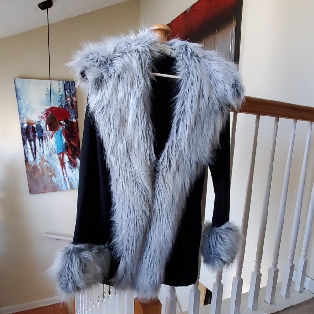 Silver faux fur black lightweight